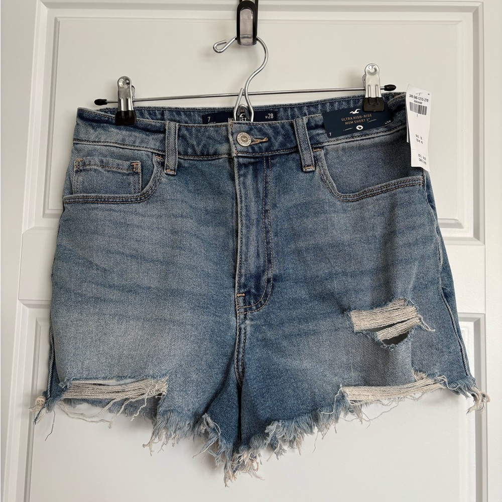 Hollister Ultra High Rise Mom Short (7/28)